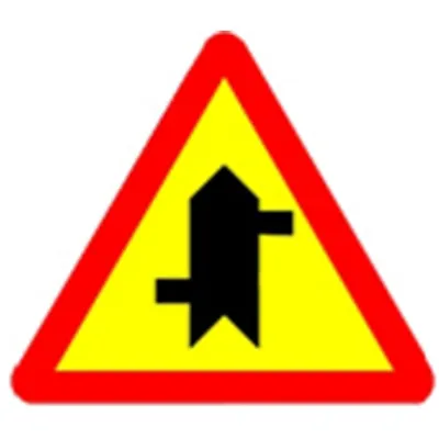 Biển báo 207d - Giao nhau với đường không ưu tiên (D)