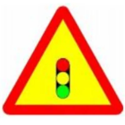 Biển báo 209 - Giao nhau có tín hiệu đèn